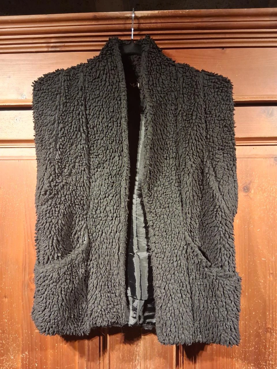 fluffy mouwloos vest zwart Most Wanted S
